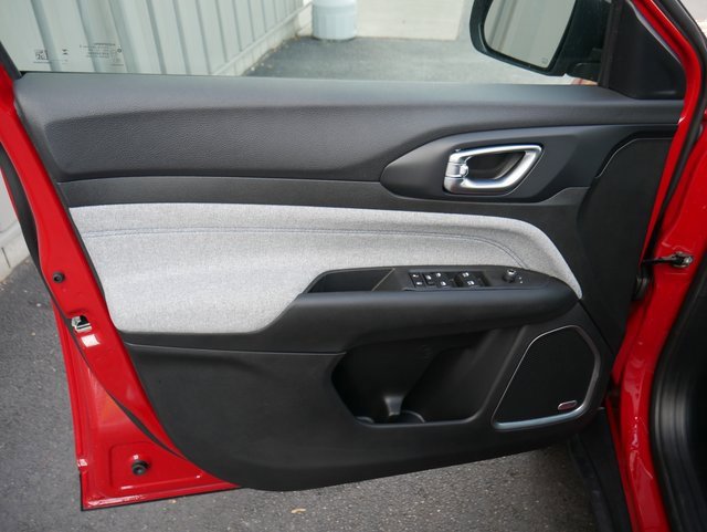 Used 2024 Jeep Compass Latitude w/ Sun and Sound Group image 12