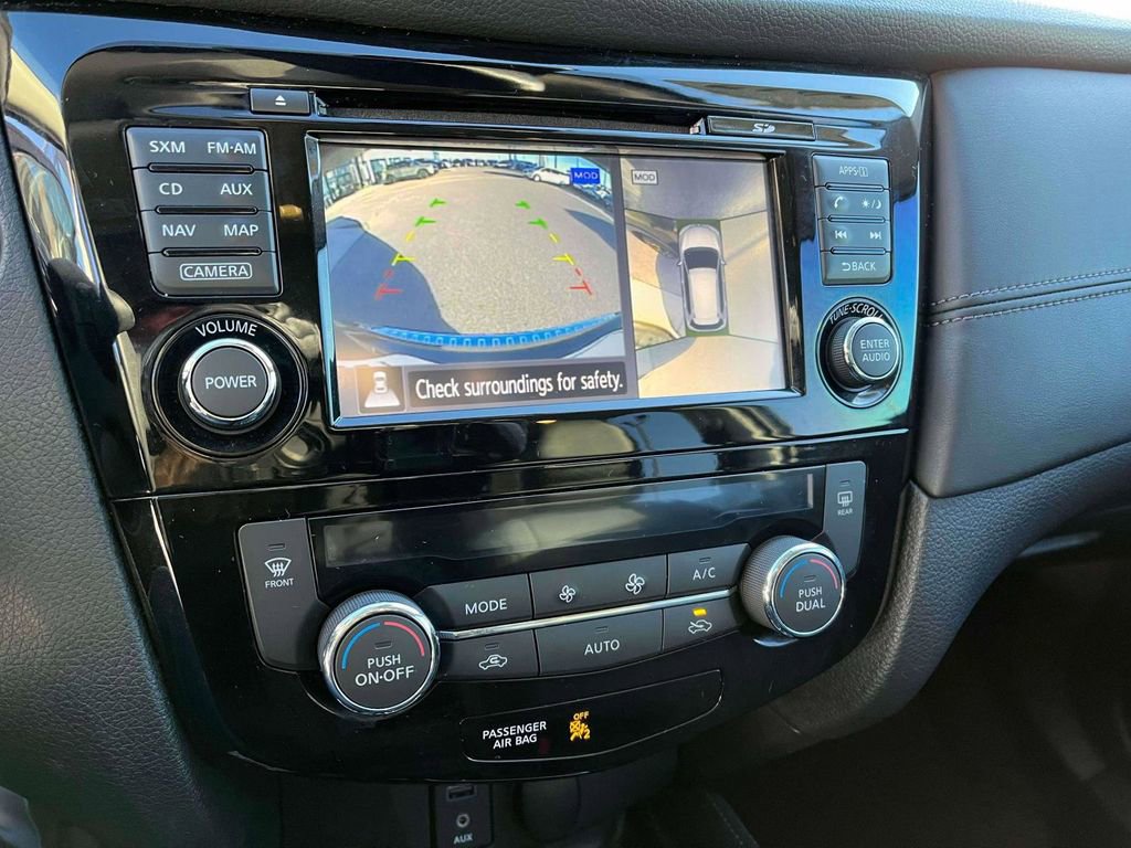 Used 2017 Nissan Rogue SL w/ SL Premium Package image 22