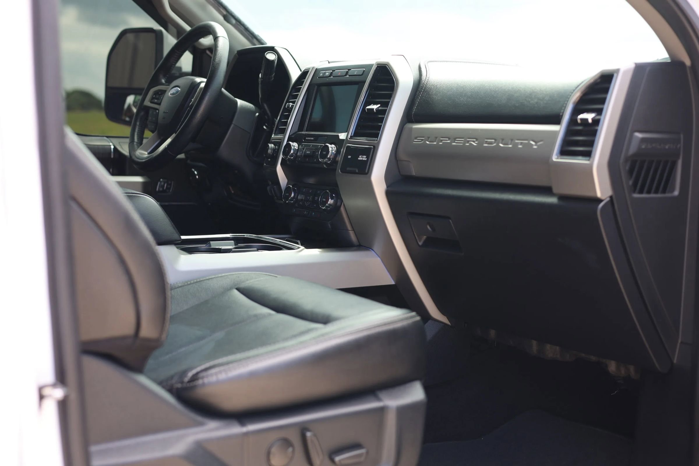 Used 2020 Ford F250 Lariat w/ Lariat Ultimate Package AWD/4WD image 21