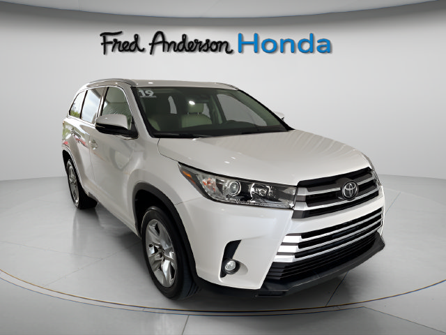 Used 2019 Toyota Highlander Limited FWD image 4