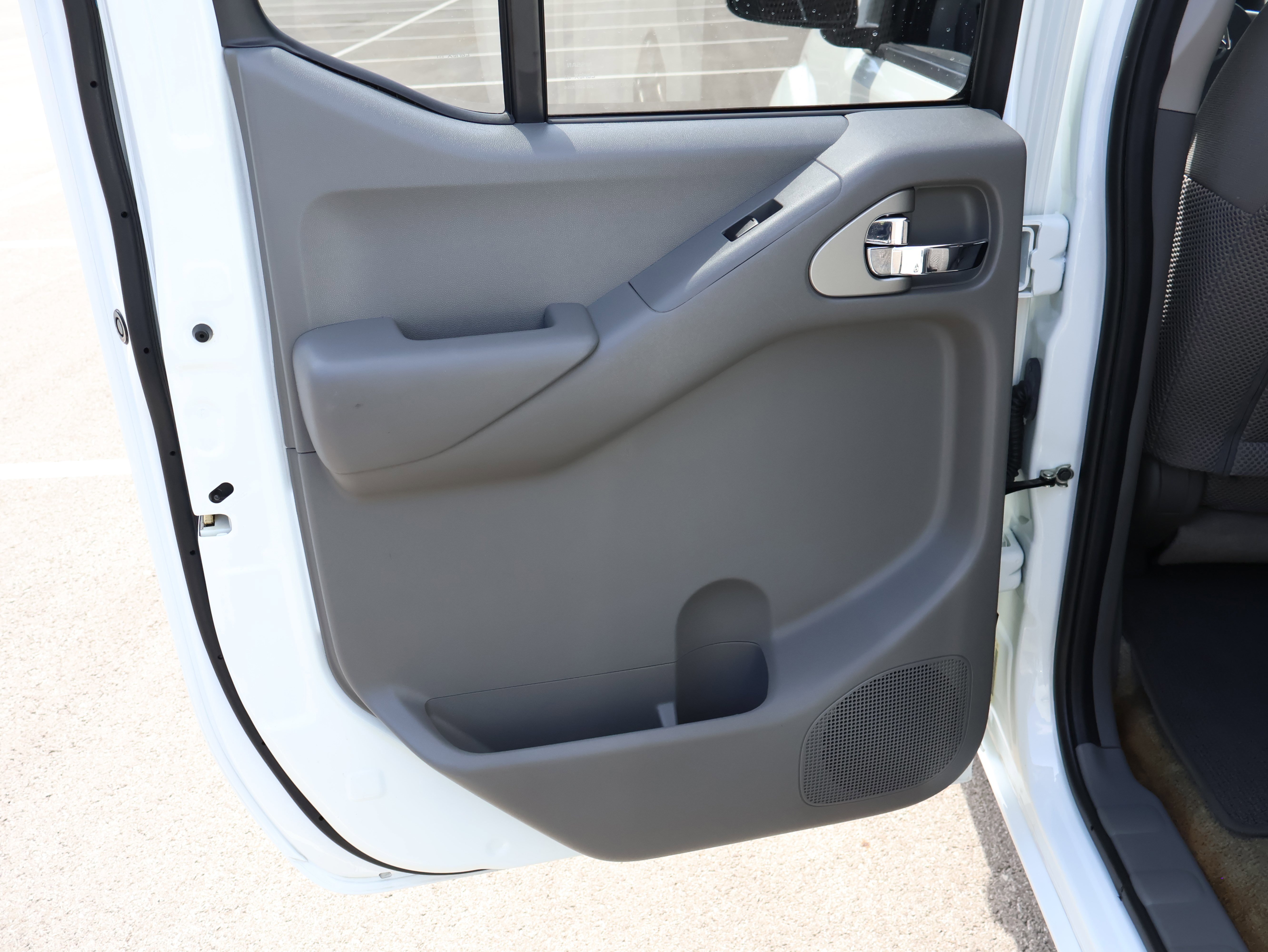 Used 2017 Nissan Frontier SV image 18