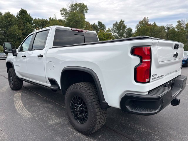 Used 2025 Chevrolet Silverado 2500 ZR2 w/ Technology Package AWD/4WD image 6