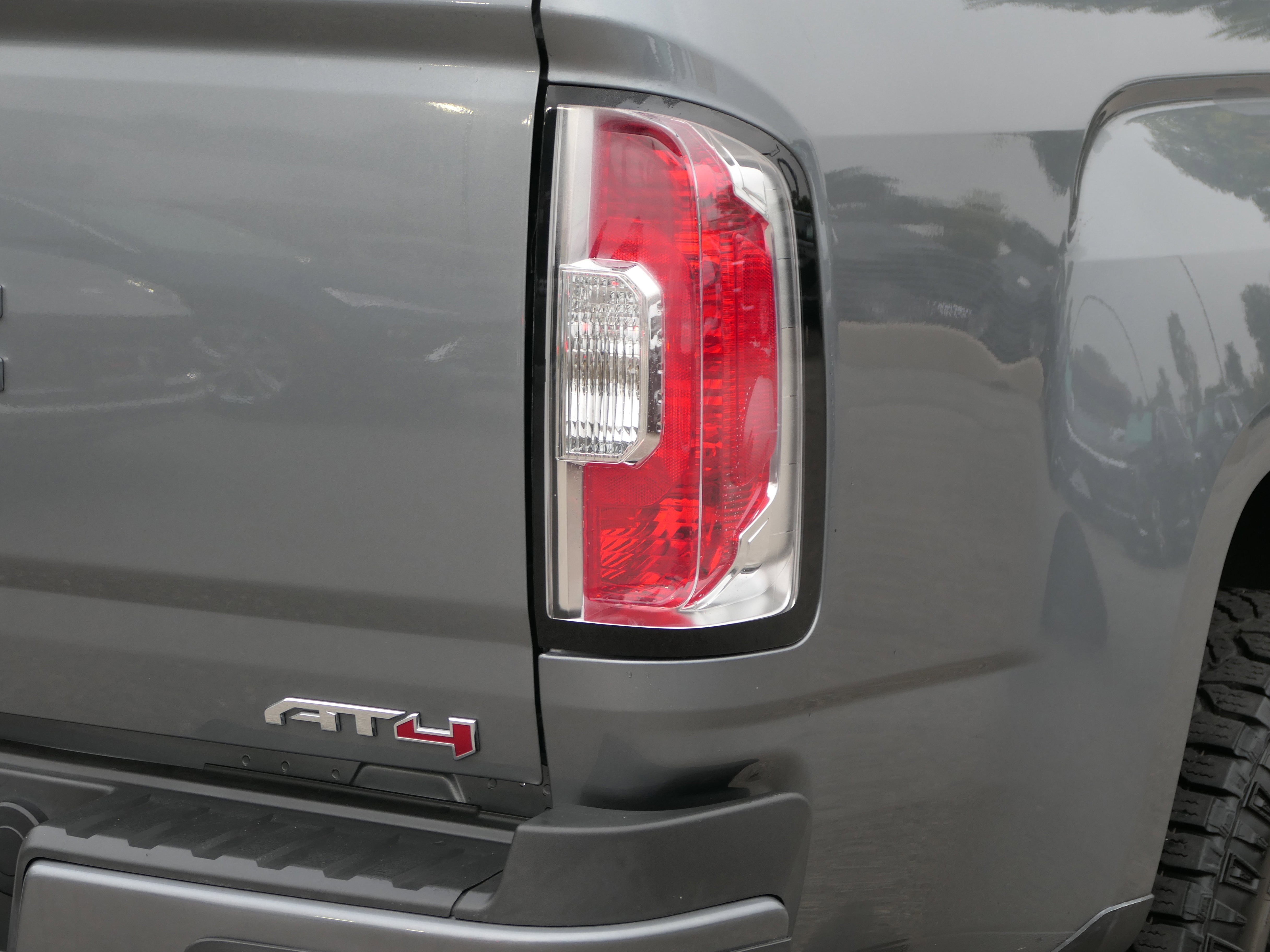 Used 2022 GMC Canyon AT4 image 6