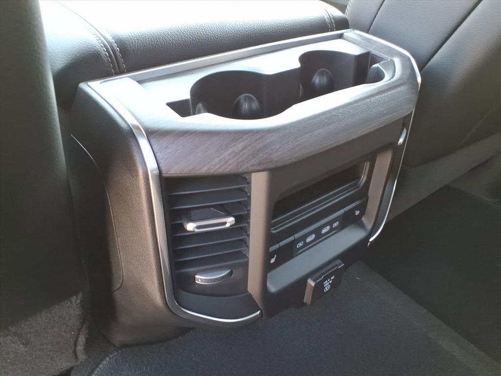 New 2026 RAM 2500 Laramie AWD/4WD image 16