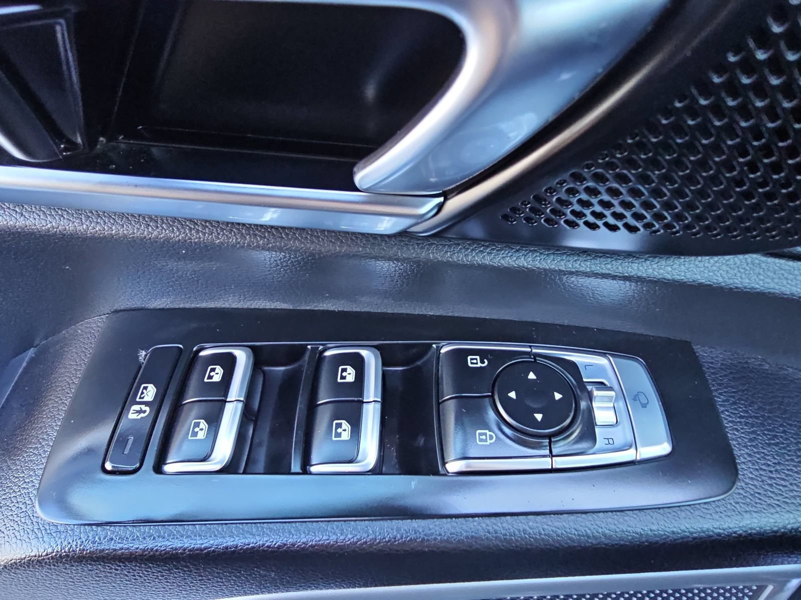 Used 2020 Kia Telluride EX w/ EX Premium Package FWD image 28