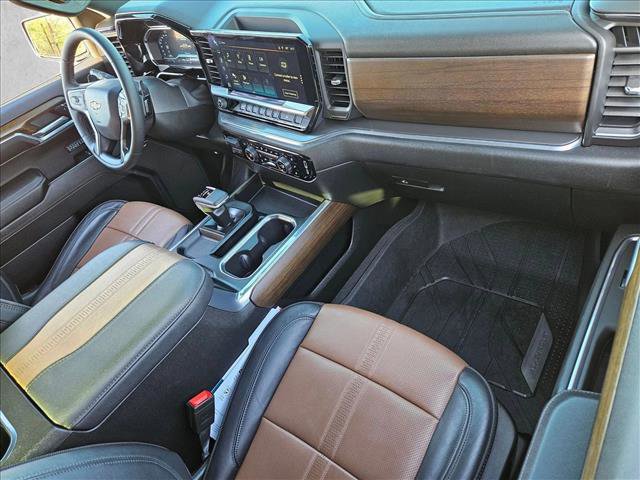 Used 2024 Chevrolet Silverado 1500 High Country w/ High Country Premium Package AWD/4WD image 19