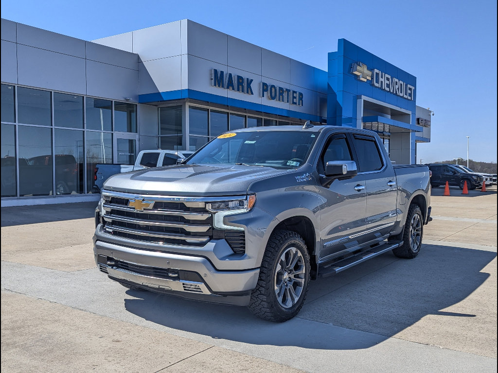 Used 2024 Chevrolet Silverado 1500 High Country w/ Technology Package AWD/4WD image 1