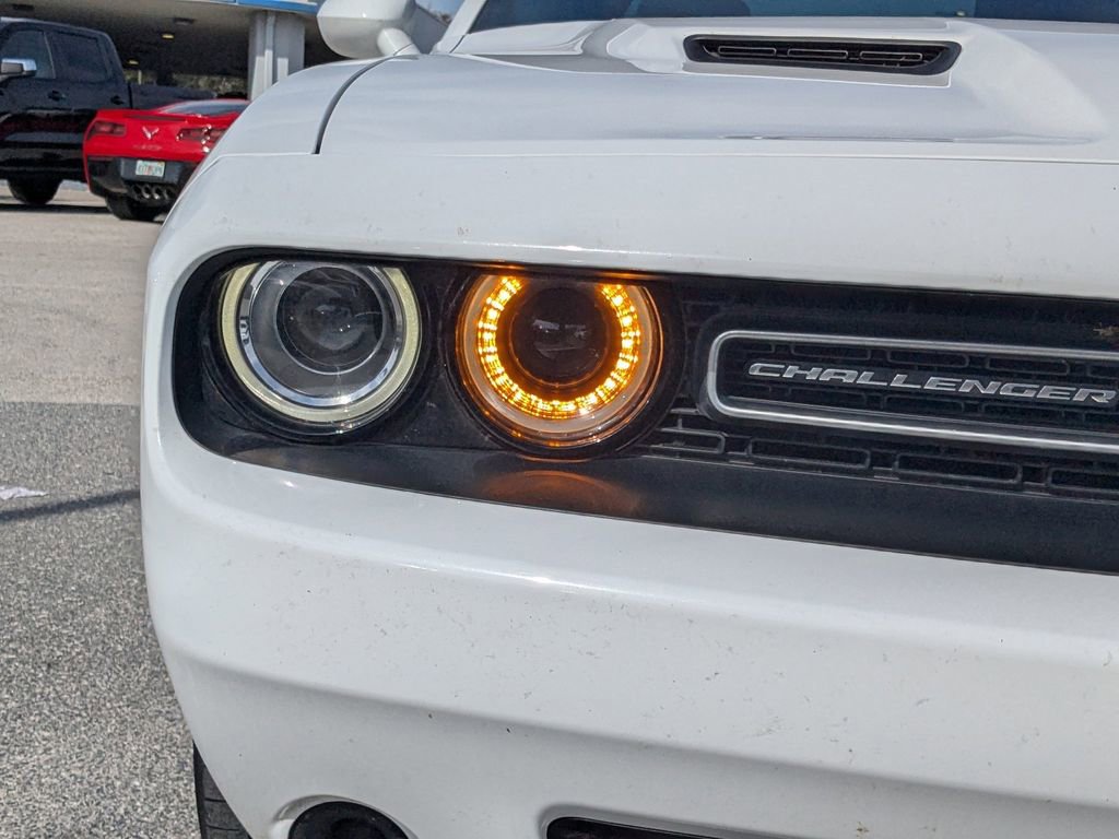 Used 2020 Dodge Challenger SXT image 9