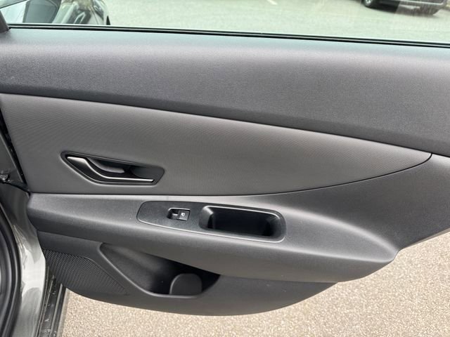 Used 2025 Hyundai Elantra Limited image 14