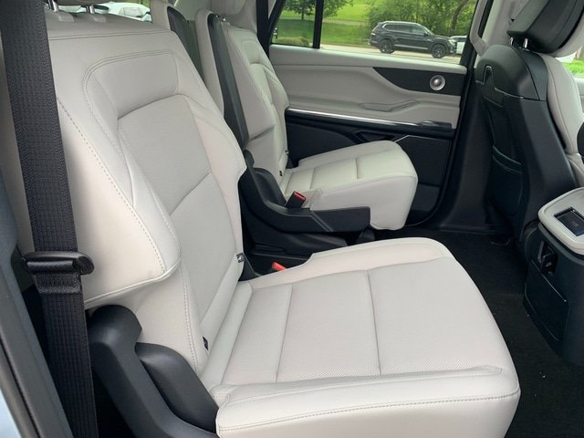 New 2026 Lincoln Navigator L Reserve AWD/4WD image 14