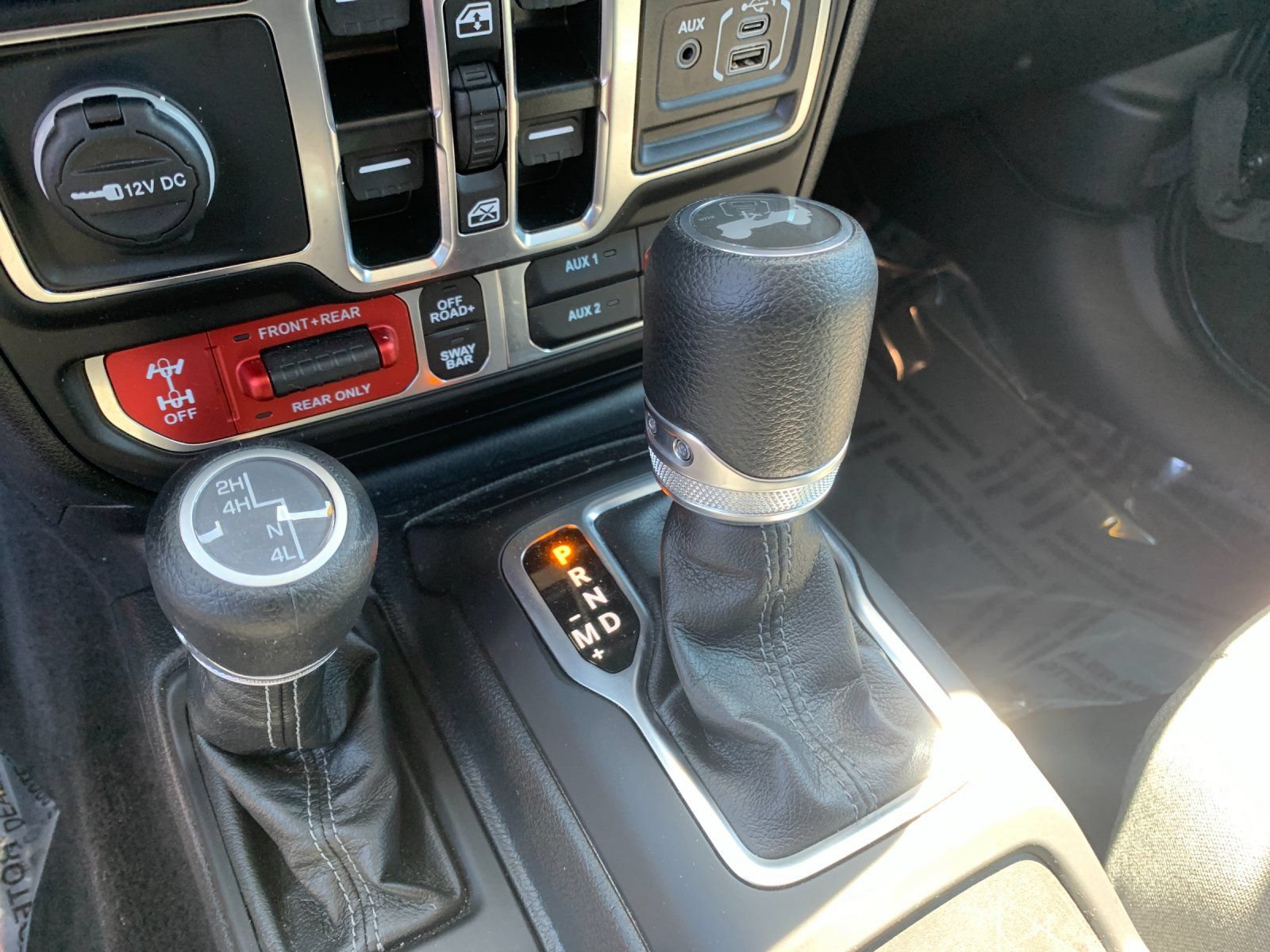 Used 2025 Jeep Wrangler Unlimited Rubicon AWD/4WD image 24