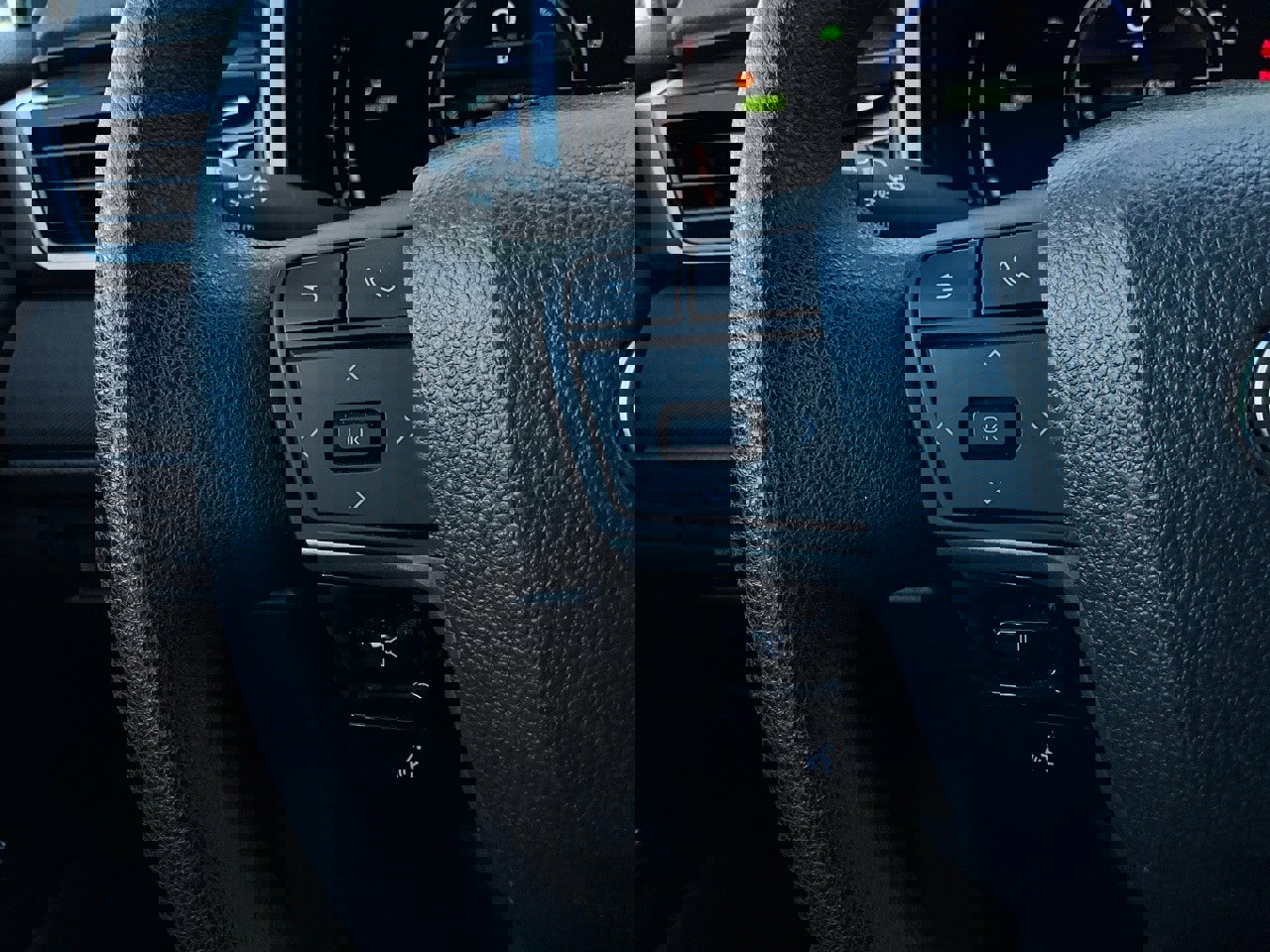 Used 2025 Toyota Camry LE image 32