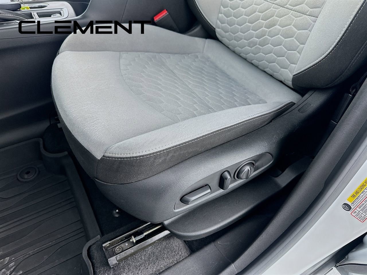 Used 2020 Chevrolet Equinox LS w/ LS Convenience Package image 27