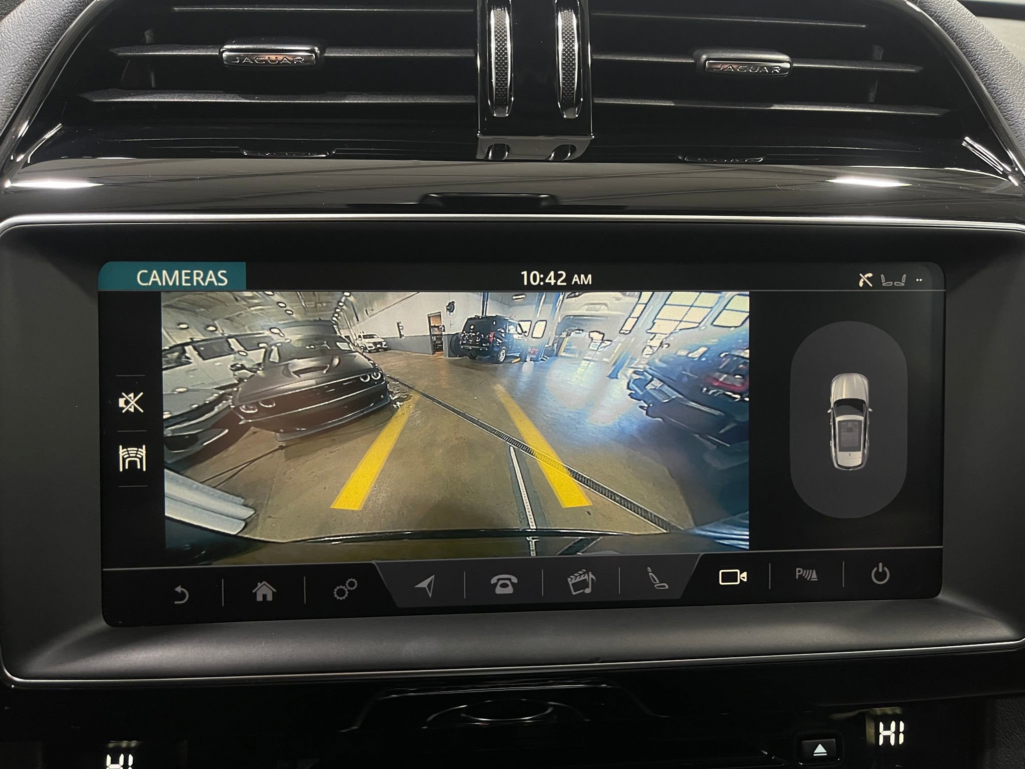 Used 2019 Jaguar F-PACE Prestige image 11