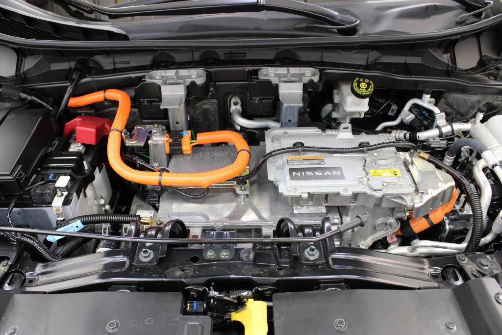 Used 2024 Nissan Ariya AWD image 32