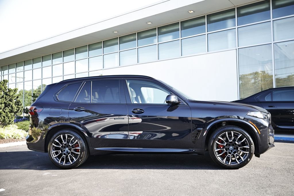 Certified 2025 BMW X5 xDrive50e w/ M Sport Package AWD/4WD image 4
