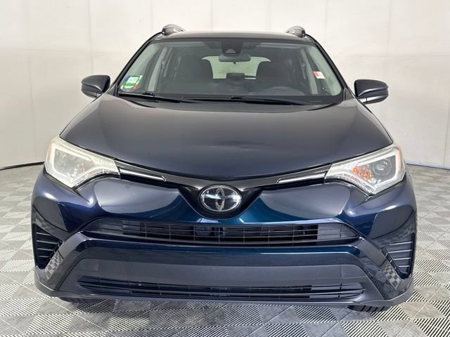 Used 2018 Toyota RAV4 LE FWD image 9