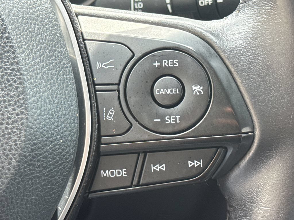 Used 2019 Toyota RAV4 XLE Premium AWD/4WD image 34