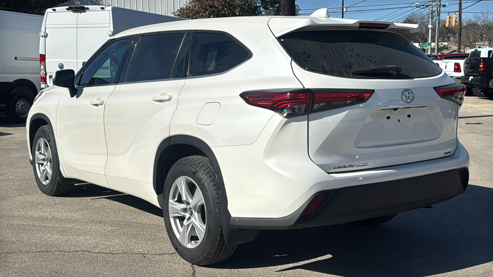 Used 2020 Toyota Highlander L image 7