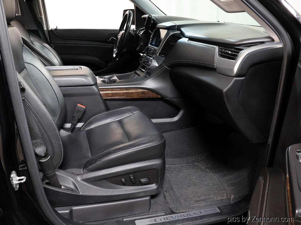 Used 2020 Chevrolet Suburban LT AWD/4WD image 34