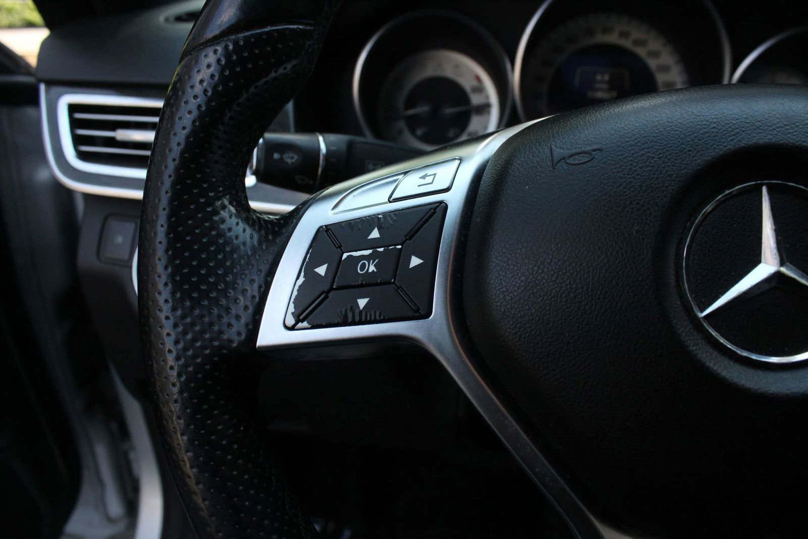 Used 2014 Mercedes-Benz E 350 4MATIC Sedan w/ Premium 1 Package image 30