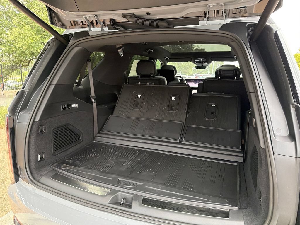 New 2026 Cadillac Escalade IQL Sport 1 w/ LPO, Floor Liner Package AWD/4WD image 43