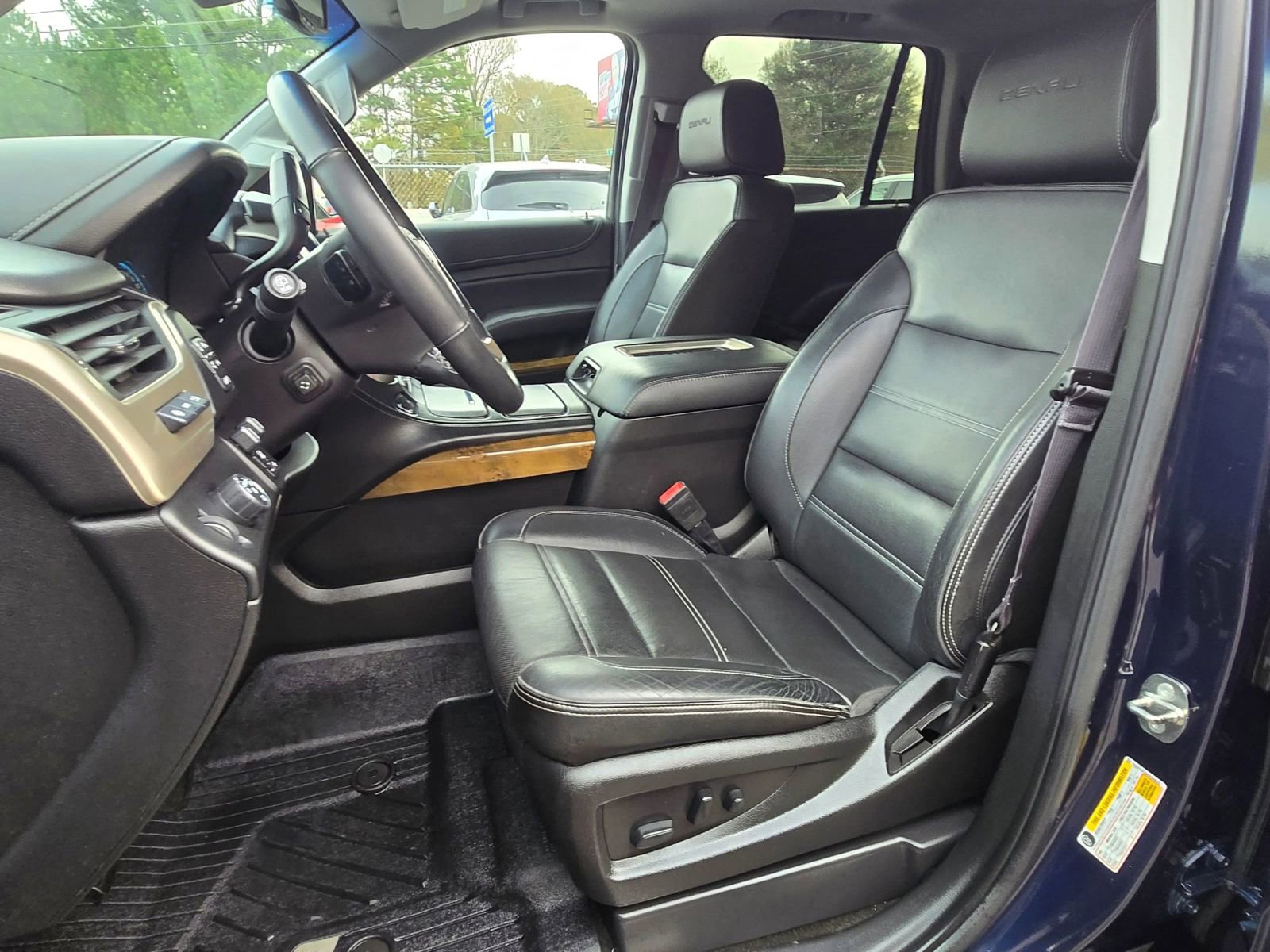 Used 2017 GMC Yukon Denali w/ Open Road Package image 6