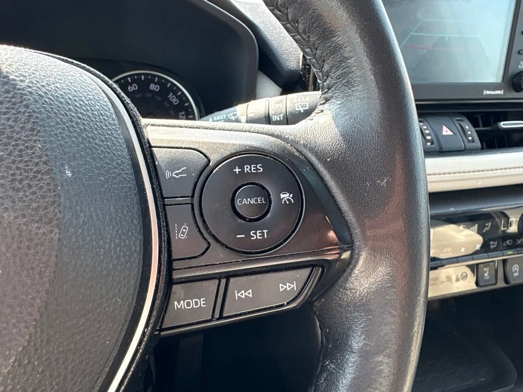 Used 2021 Toyota RAV4 XLE Premium AWD/4WD image 21