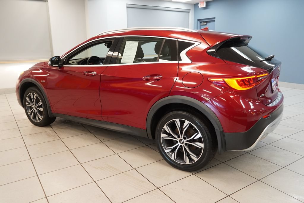 Used 2017 INFINITI QX30 Premium w/ Navigation Package AWD/4WD image 8