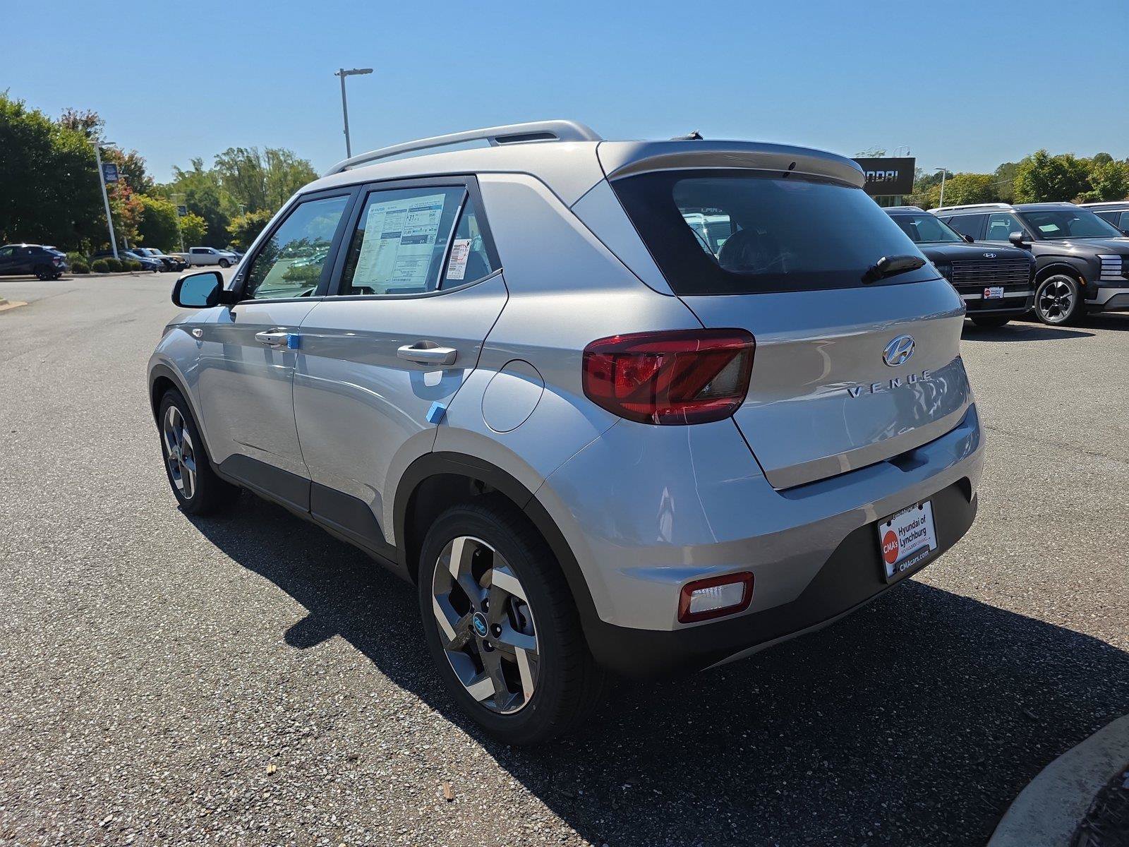 New 2026 Hyundai Venue SEL FWD image 8
