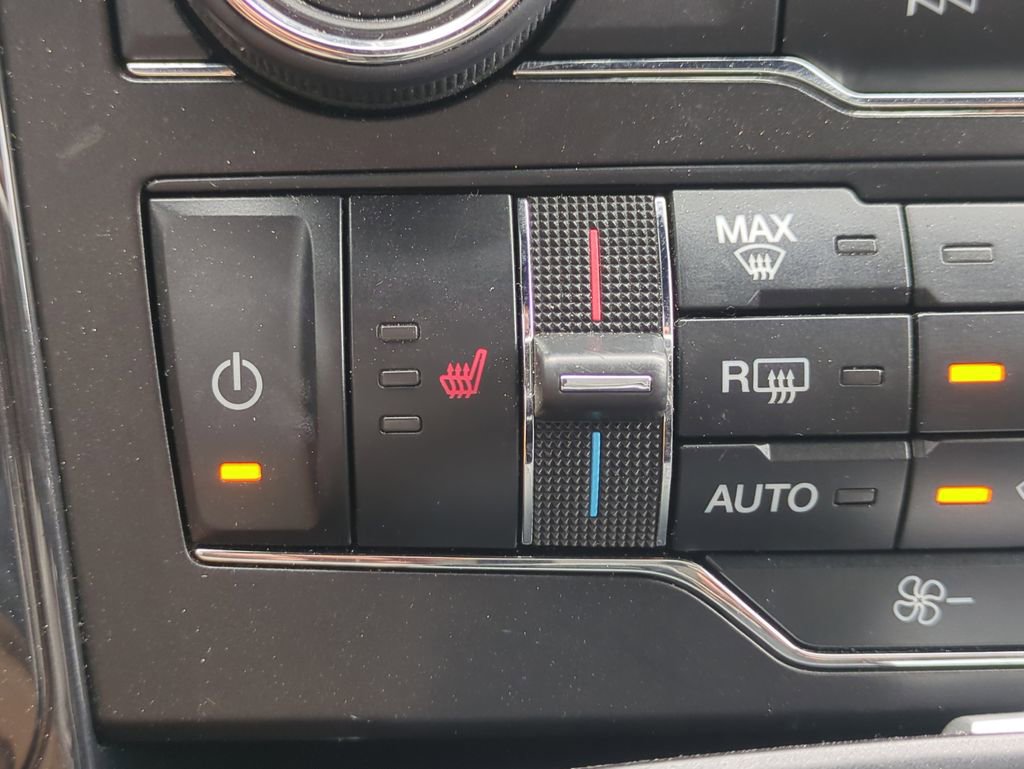 Used 2019 Ford Explorer XLT w/ Equipment Group 202A image 25