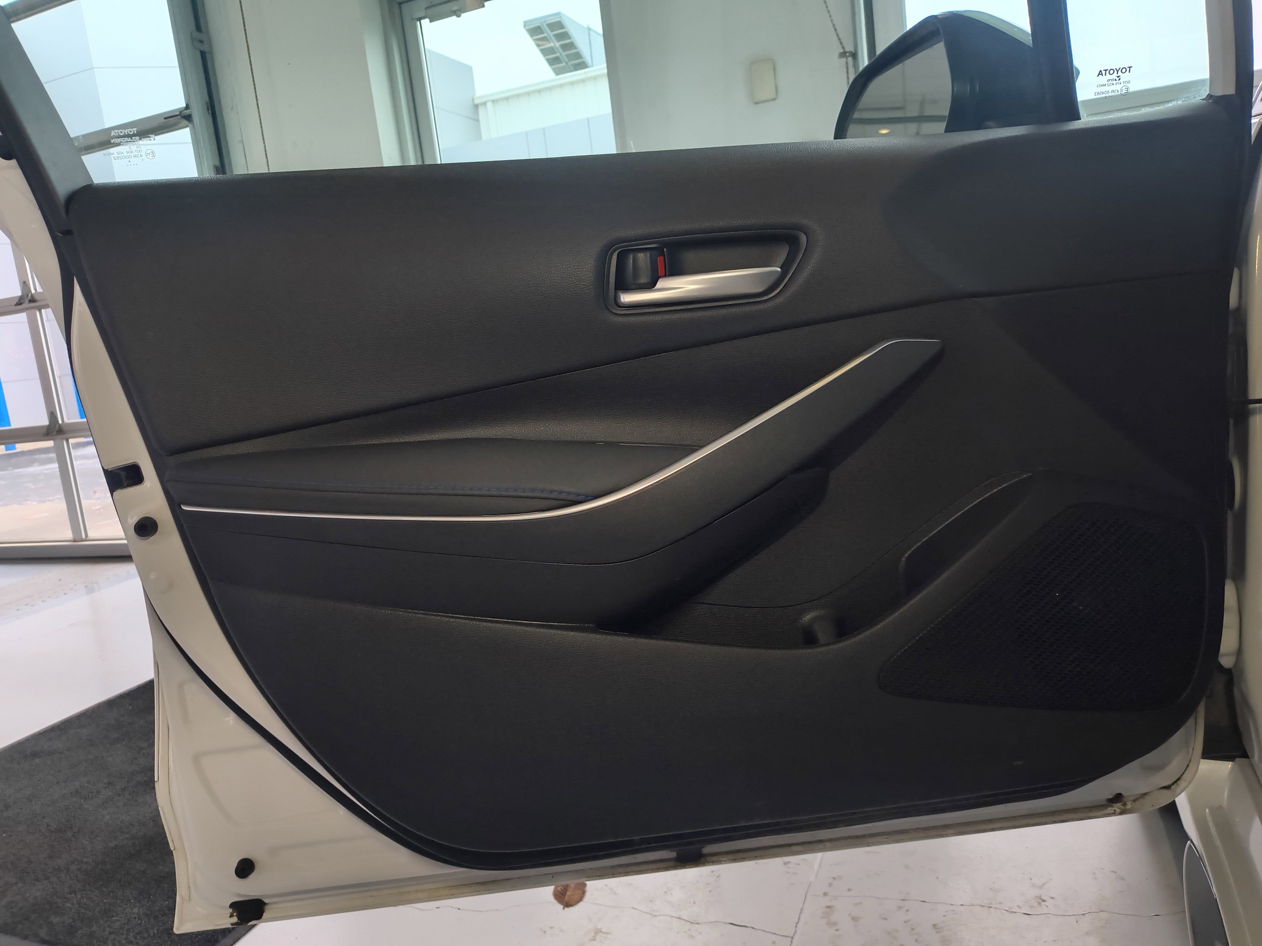 Used 2022 Toyota Corolla SE image 18