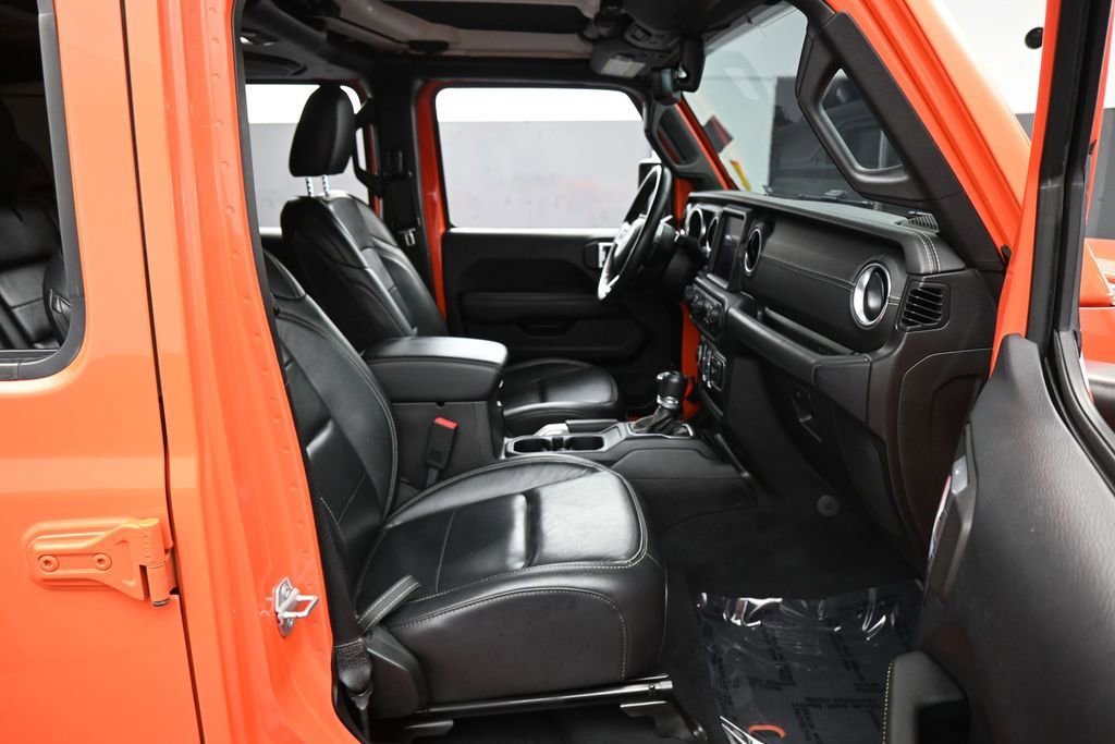 Used 2018 Jeep Wrangler Unlimited Sahara AWD/4WD image 37