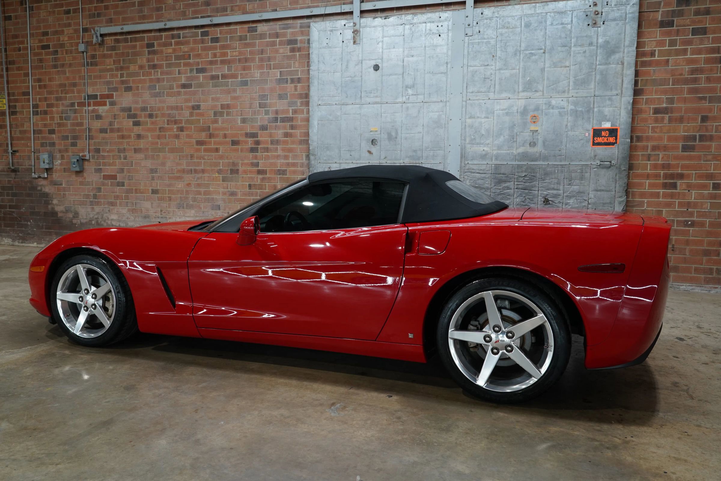 Used 2006 Chevrolet Corvette Convertible w/ Preferred Equipment Group RWD image 10