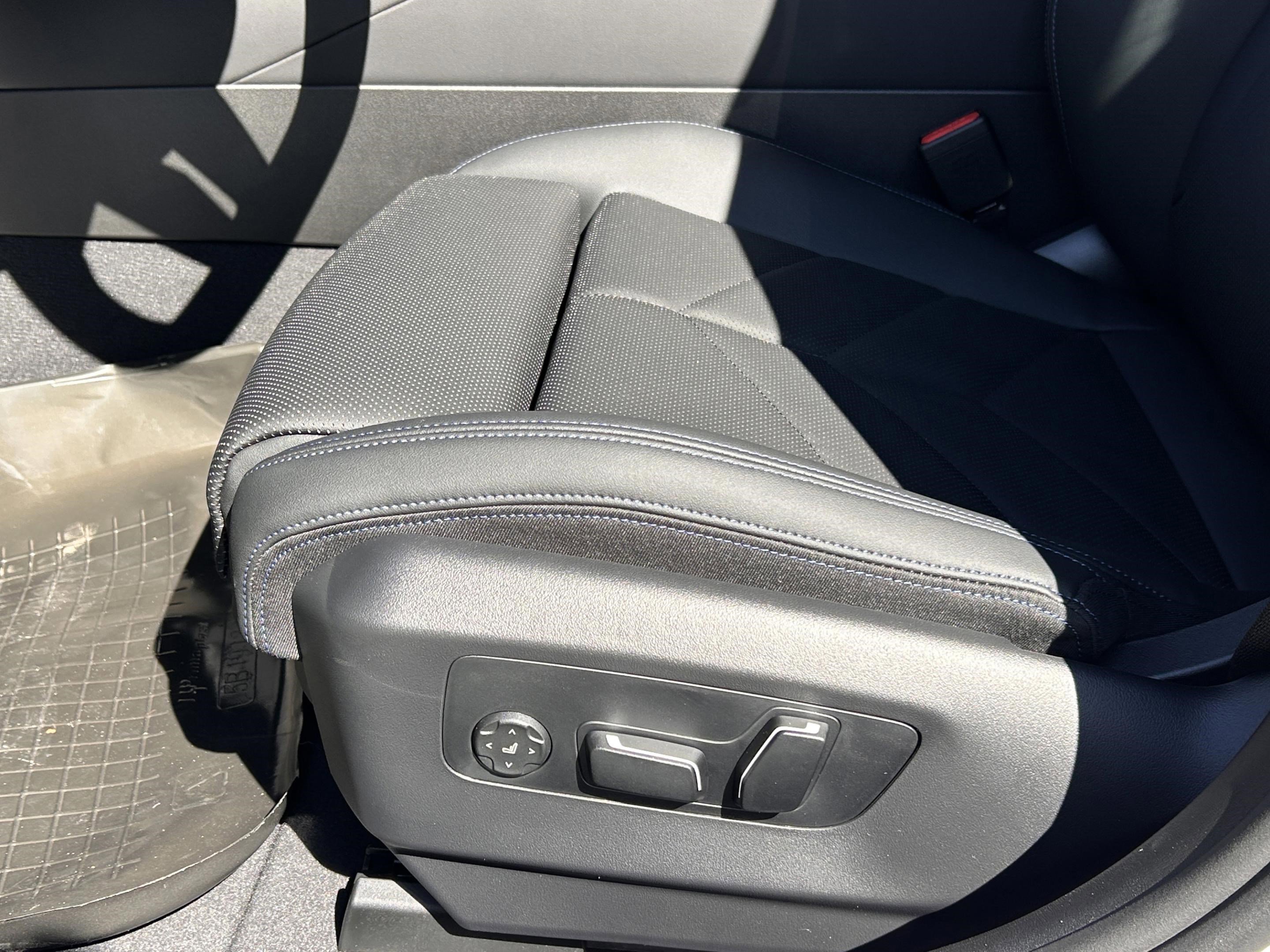 Used 2026 BMW i5 eDrive40 w/ M Sport Package image 19