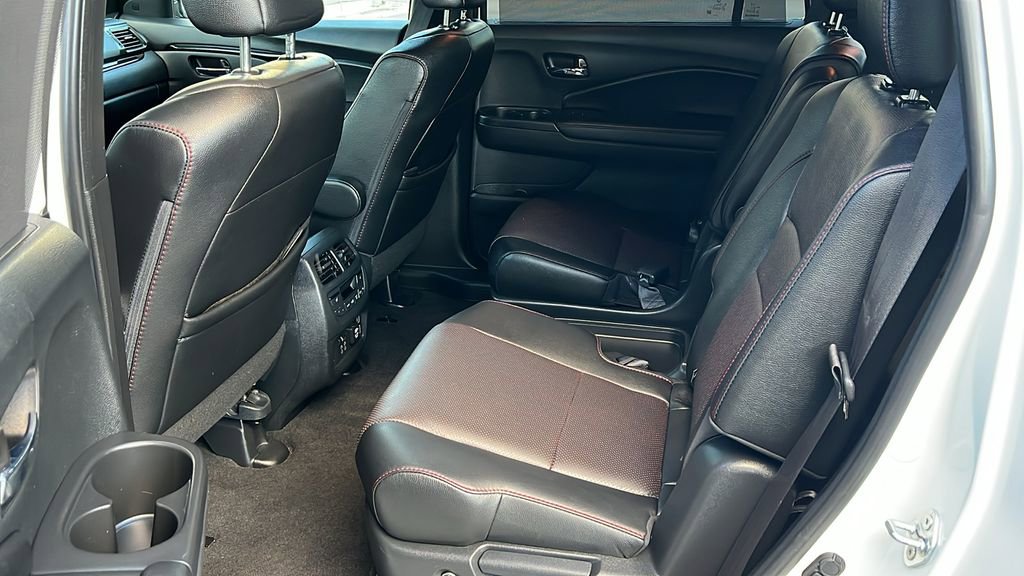 Used 2022 Honda Pilot Black Edition image 11