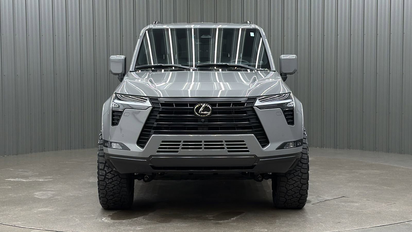 Used 2025 Lexus GX 550 w/ Accessory Package (2T) image 8