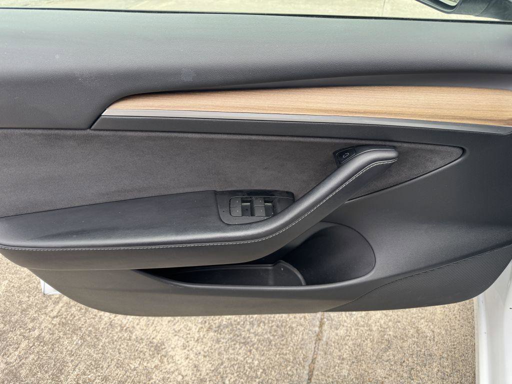 Used 2023 Tesla Model 3 Standard Range image 15