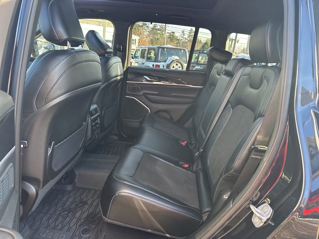 Used 2024 Jeep Grand Cherokee Trailhawk w/ Luxury Tech Group III image 32