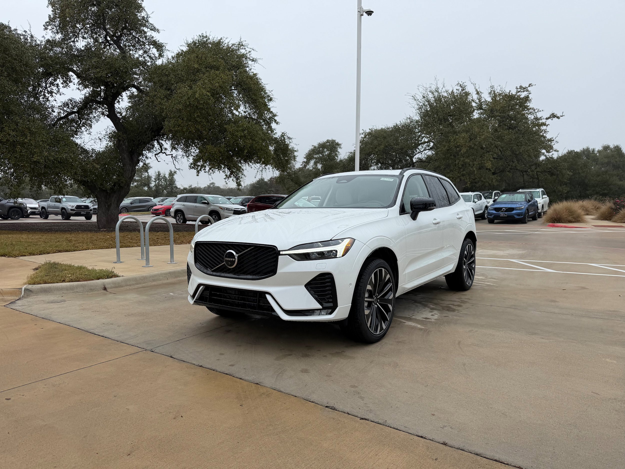 New 2026 Volvo XC60 B5 Ultra w/ Protection Package Premier AWD/4WD image 2
