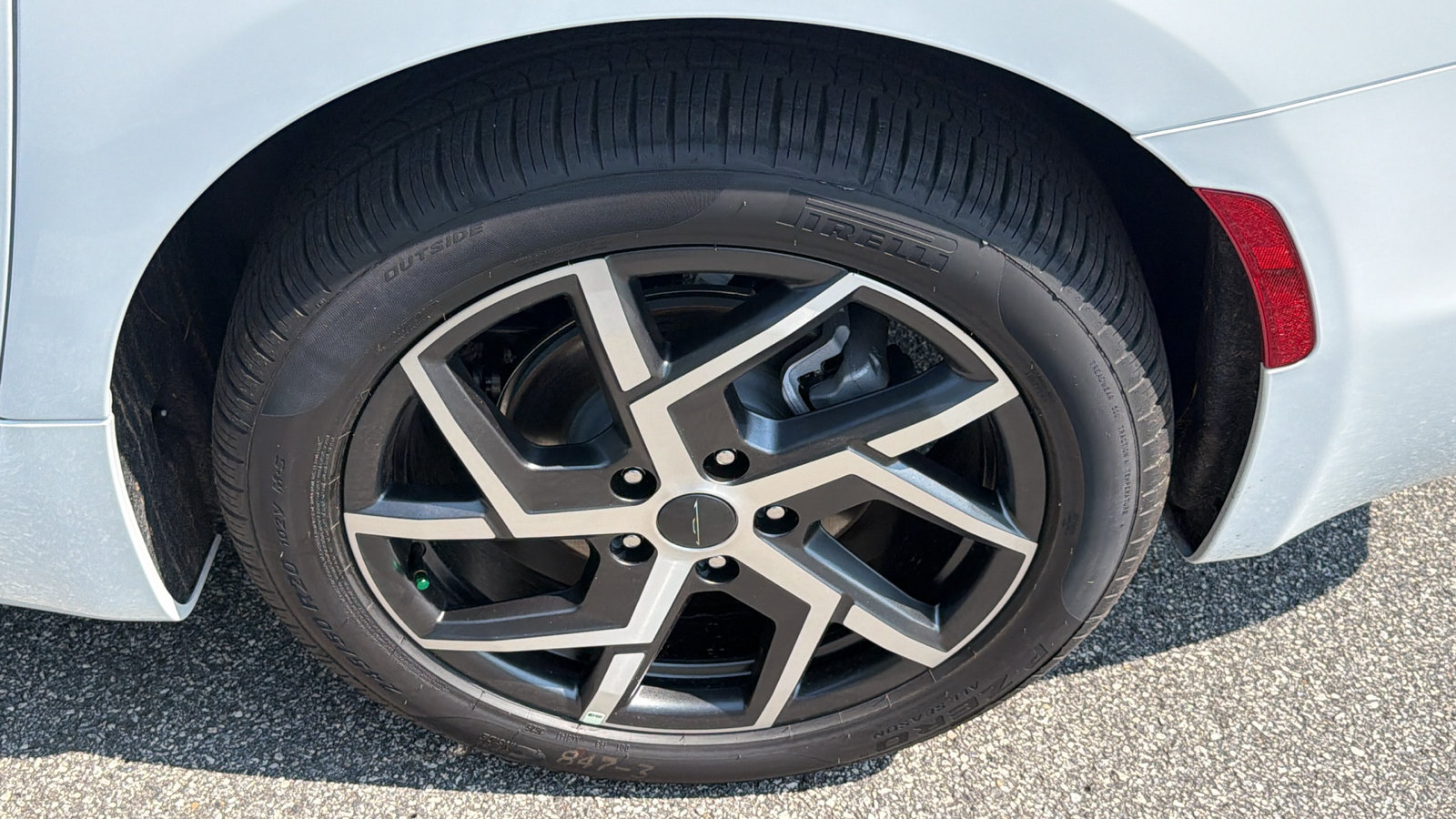 New 2027 Chrysler Pacifica Pinnacle FWD image 12