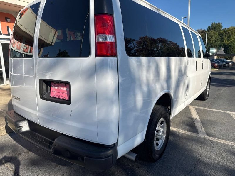 Used 2024 Chevrolet Express 3500 LS RWD image 7