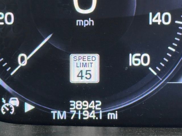 Used 2021 Volvo S60 T6 Momentum w/ Advanced Package image 10