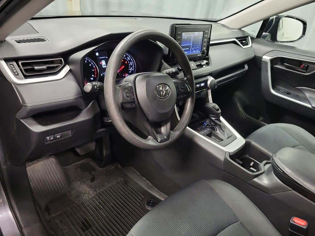 Used 2022 Toyota RAV4 LE image 13
