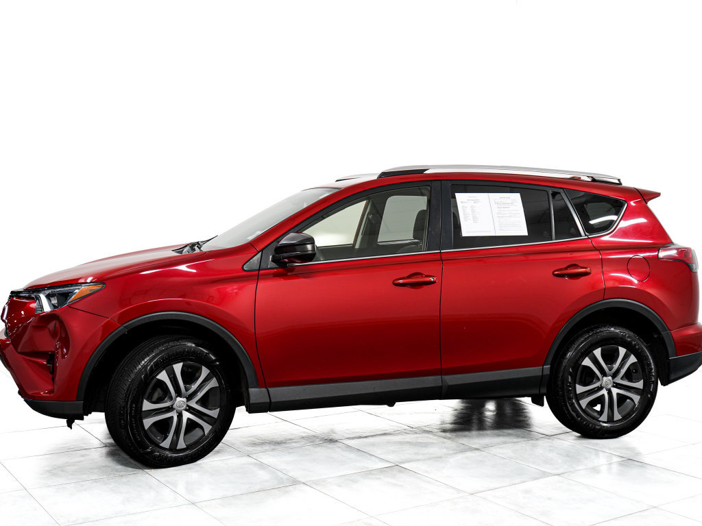 Used 2016 Toyota RAV4 LE AWD/4WD image 4