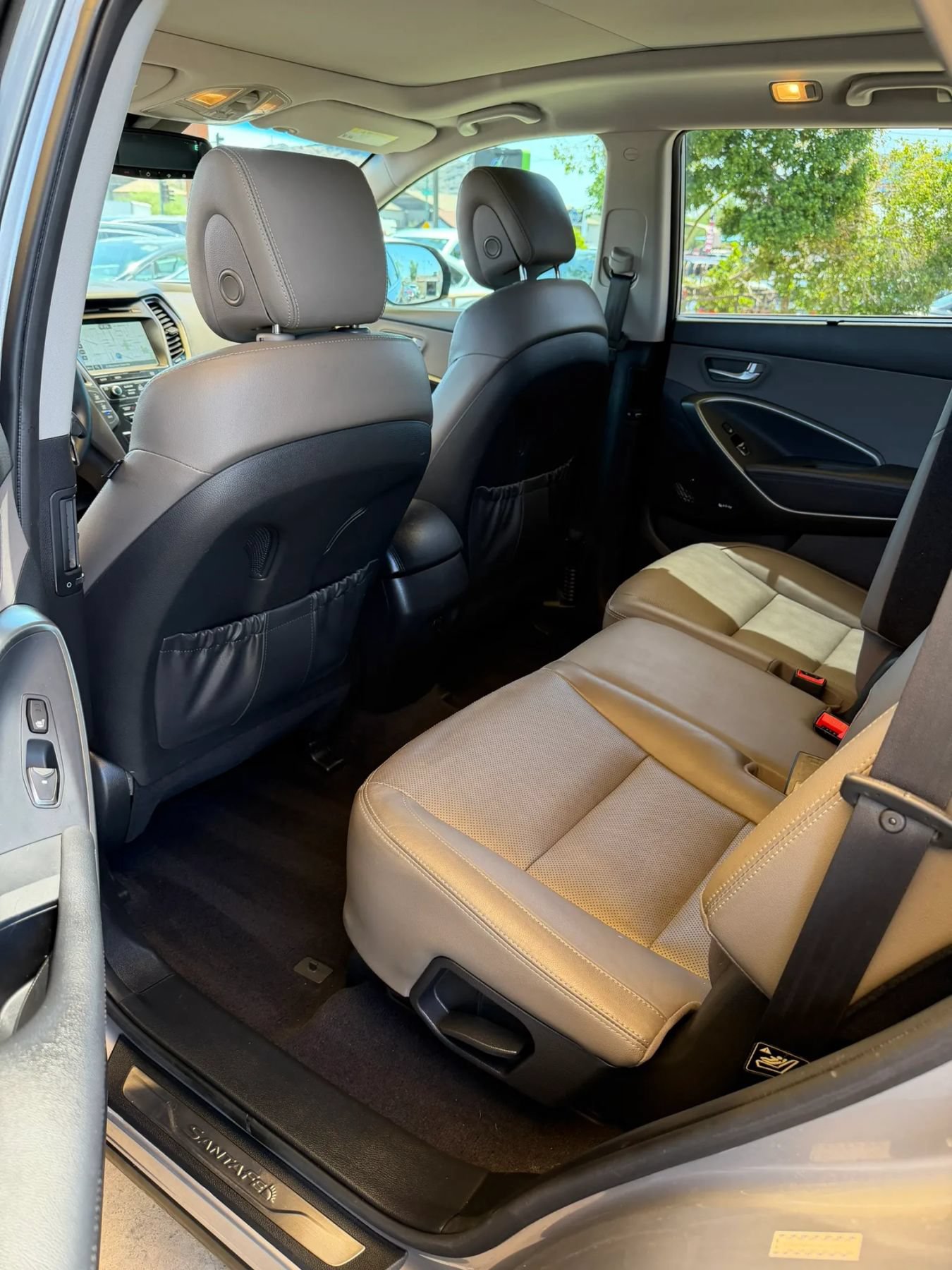 Used 2017 Hyundai Santa Fe FWD w/ Cargo Package image 10