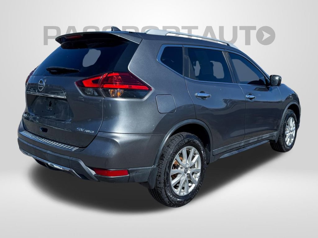 Used 2017 Nissan Rogue SV w/ SV Premium Package image 5