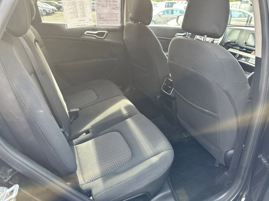 Used 2023 Kia Sportage LX image 17