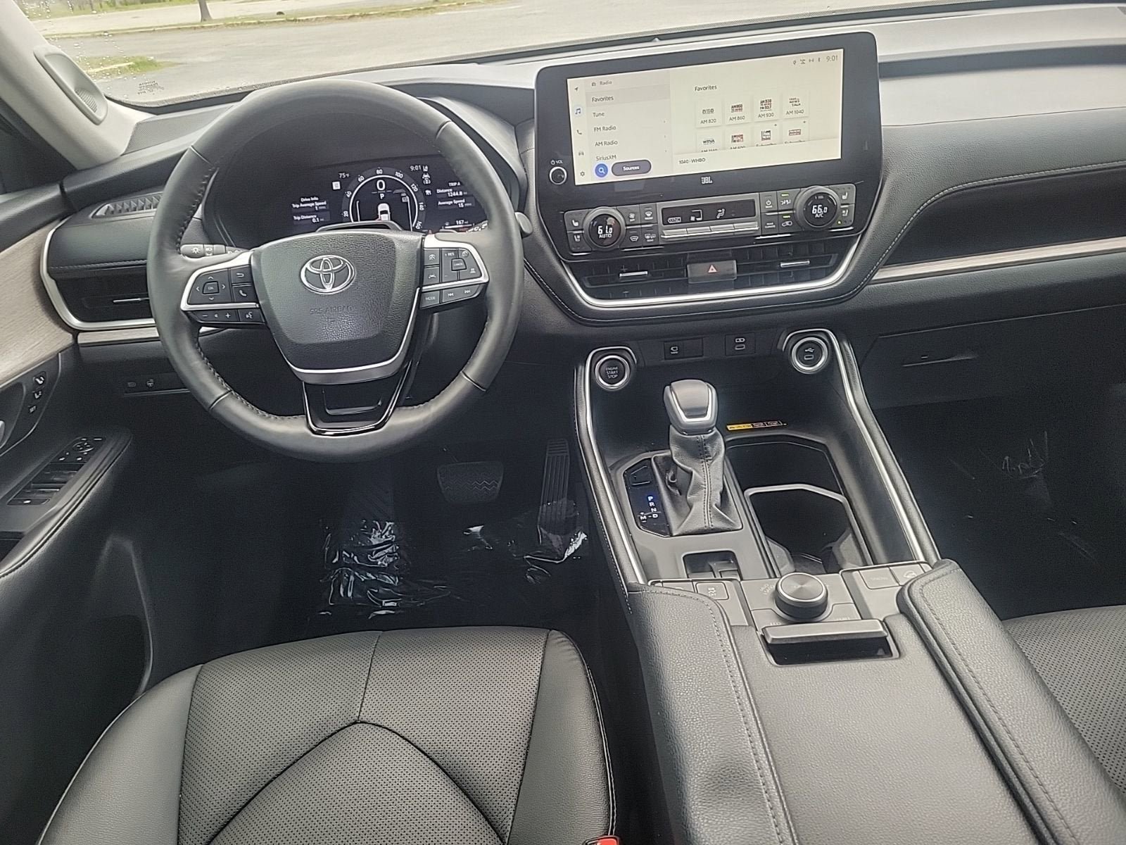 Used 2024 Toyota Grand Highlander AWD image 20