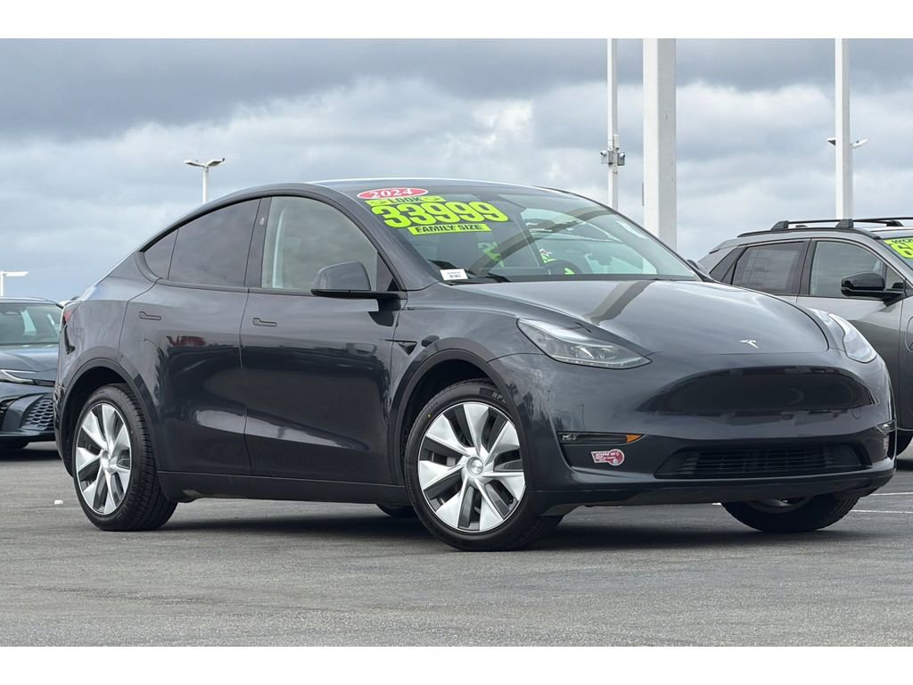Used 2024 Tesla Model Y Long Range AWD/4WD image 2